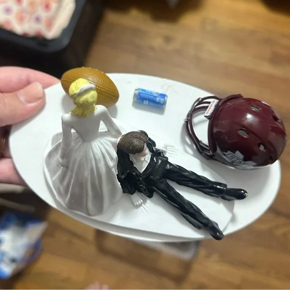 Mississippi State Wedding Cake Topper - Picture 3 of 7